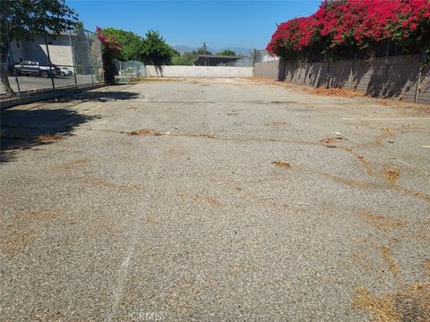 LAND - Pacoima, CA