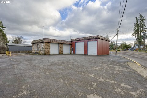 Commercial Automotive Shop on 0.42ac