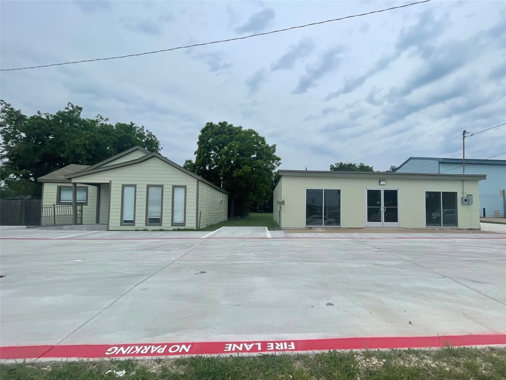 5625 Watauga Rd, Watauga, TX 76148