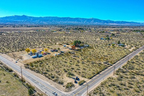 Residential Lot in Phelan, CA