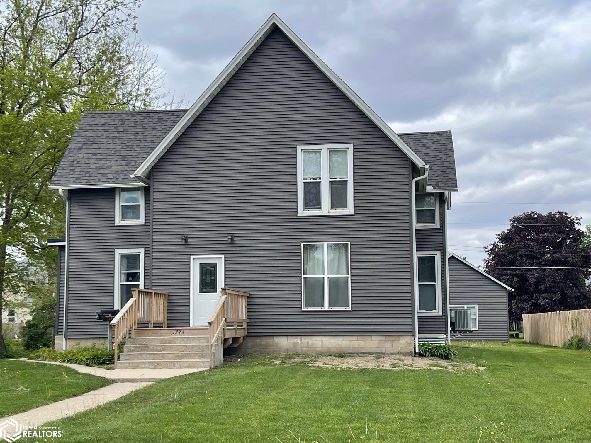 Grinnell Triplex with Income Potential