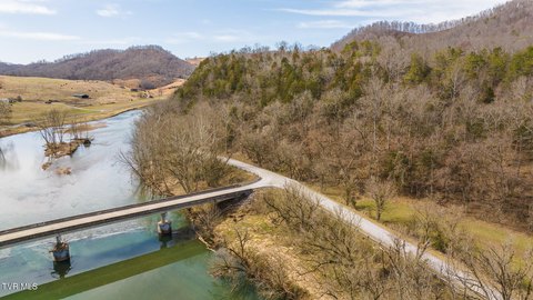 150 Acres Riverfront Land in Tennessee