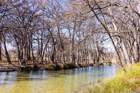 Land, Rio Frio, TX