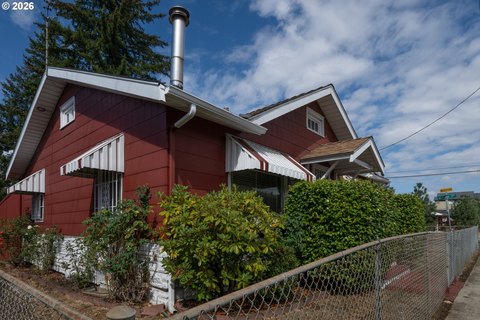 Land, Portland, OR