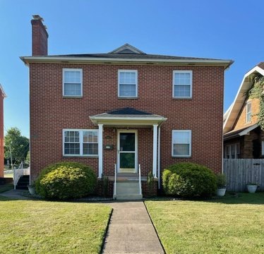 Move-in Ready Huntington Duplex