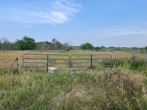 Unrestricted Land on Highway 84