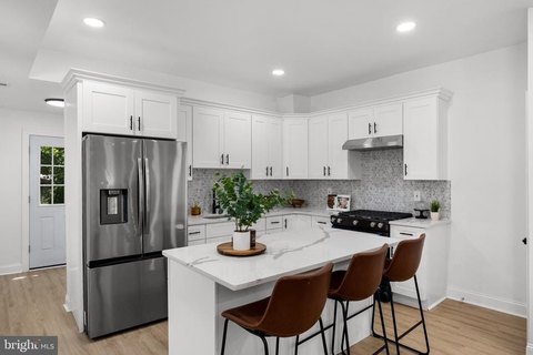 Renovated Duplex with Central Air