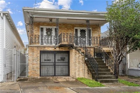 Treme Triplex with Vintage Charm