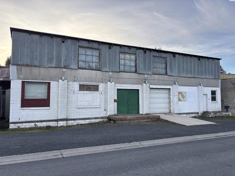 Flex Shop Warehouse with Parking Lot