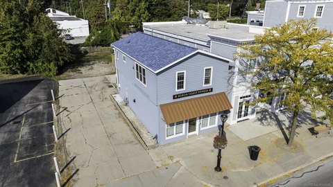 Commercial Building with Private Parking
