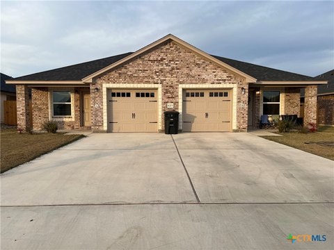 Modern Duplex in Growing Killeen