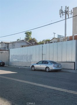Los Angeles Warehouse with Gated Parking