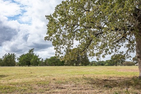 Lot, Burton, TX