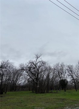 Residential Land in Hearne, TX