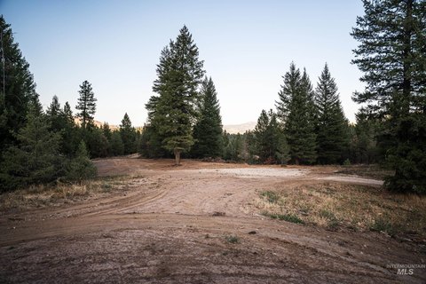 Exceptional Mountain Estate Land Opportunity