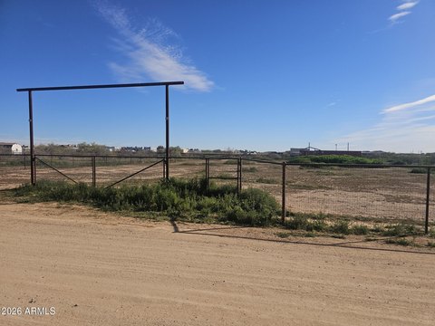 Flat Lot in Wittmann, AZ