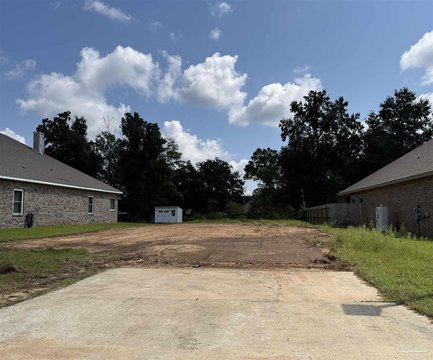Land, Pace, FL