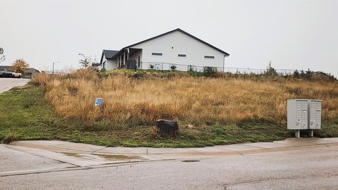 Corner Residential Lot in Evergreen Estates