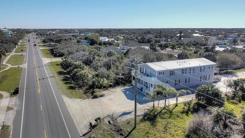 Mixed-Use Quadplex in Crescent Beach