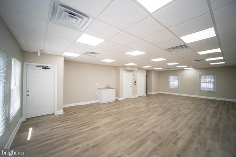 Remodeled Commercial Unit in Annandale