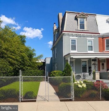Income-Generating Quadplex with Garage