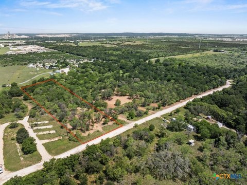 Versatile Land Parcel in New Braunfels