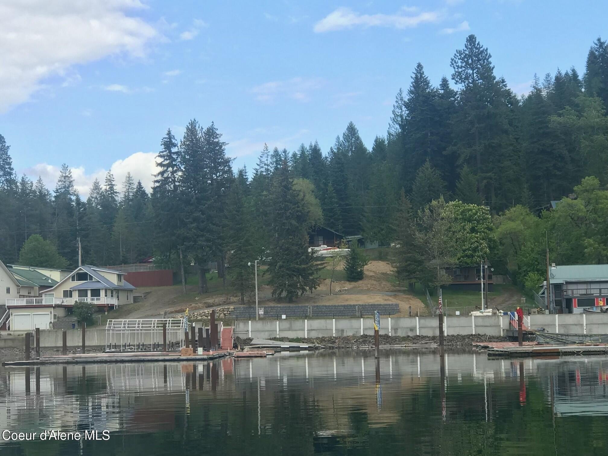 Lakefront Investment Property in Sagle