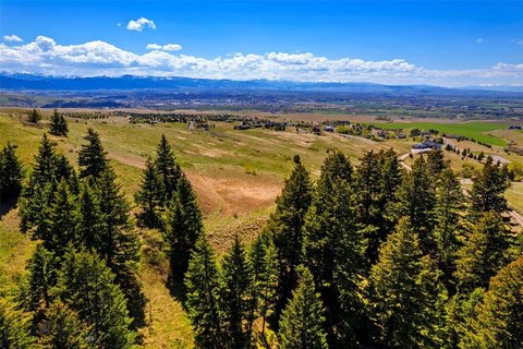 Montana Land with Mountain Views