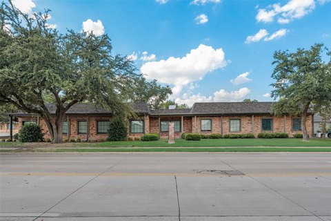Well-Maintained Office Building with Parking