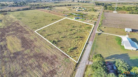 Versatile Acreage Near Edna, Texas