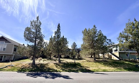 Land, Redmond, OR