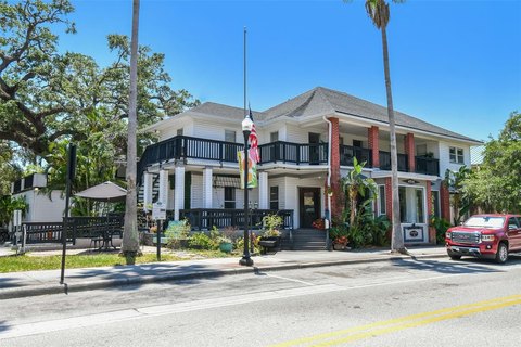 Mixed-Use Harbor Inn Property
