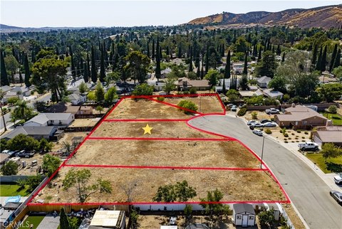Land, Banning, CA