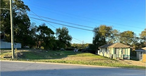 Dallas Land on Military Parkway