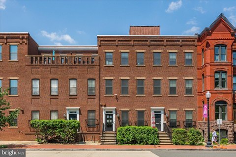 Historic Townhouses on Stanton Park