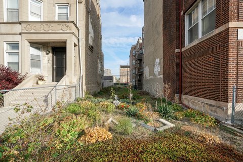 LAND - Chicago, IL