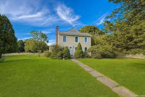 East Marion Farmhouse with Cottage