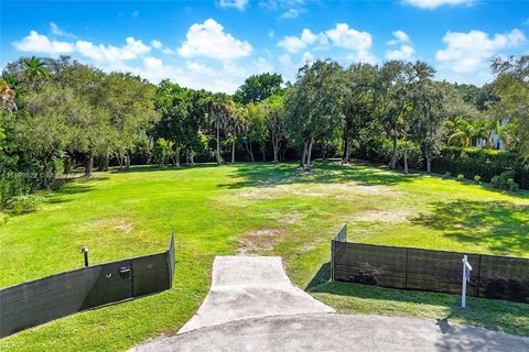 Pinecrest Homesite Near Top Schools