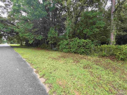 LAND - Pensacola, FL