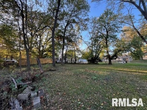 LAND - Creve Coeur, IL