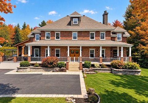 Brick Farm Estate with Barn