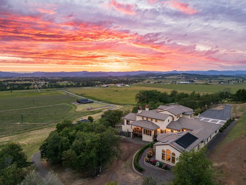 Vineyard Estate in Southern Oregon