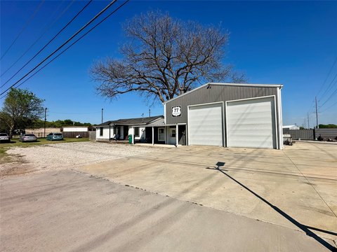 Automotive Repair Shop with Heavy Duty Lifts
