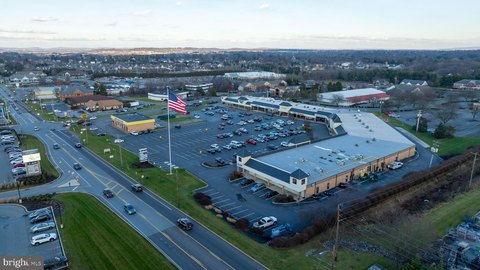 Retail Space in Regency Square