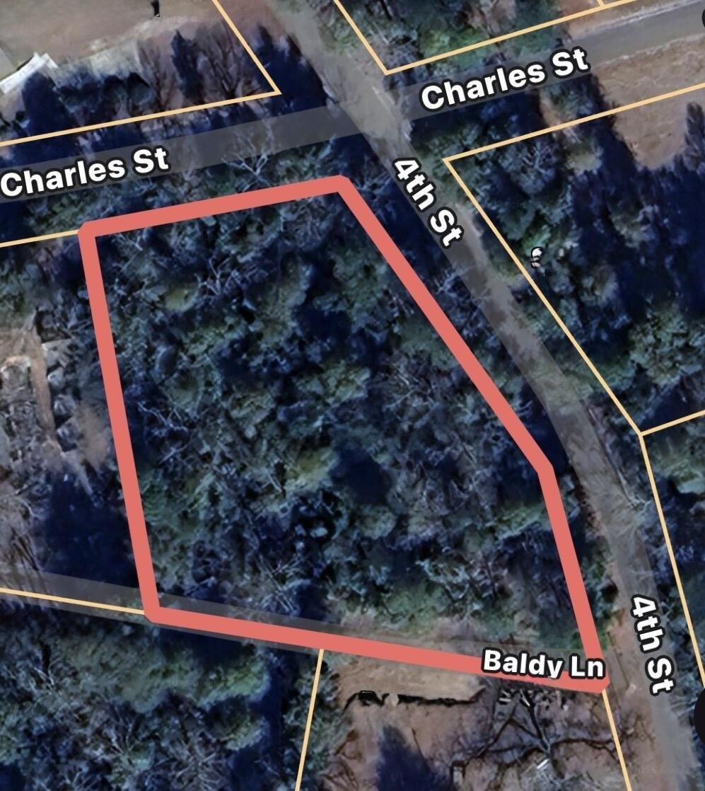 Spacious Lot in Jackson, SC