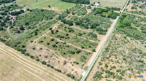 1.954-Acre Lot in Dale, TX