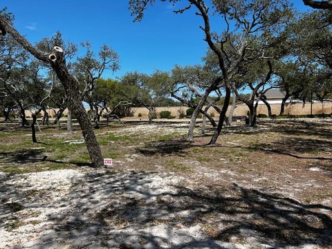 Residential Lot in Royal Oaks