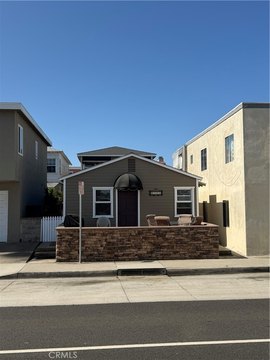 Beach-Close Duplex