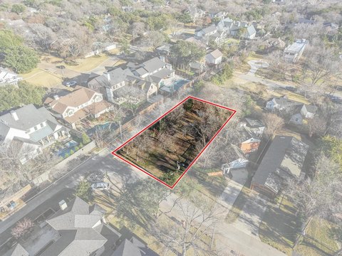 Cleared Corner Lot in Dallas