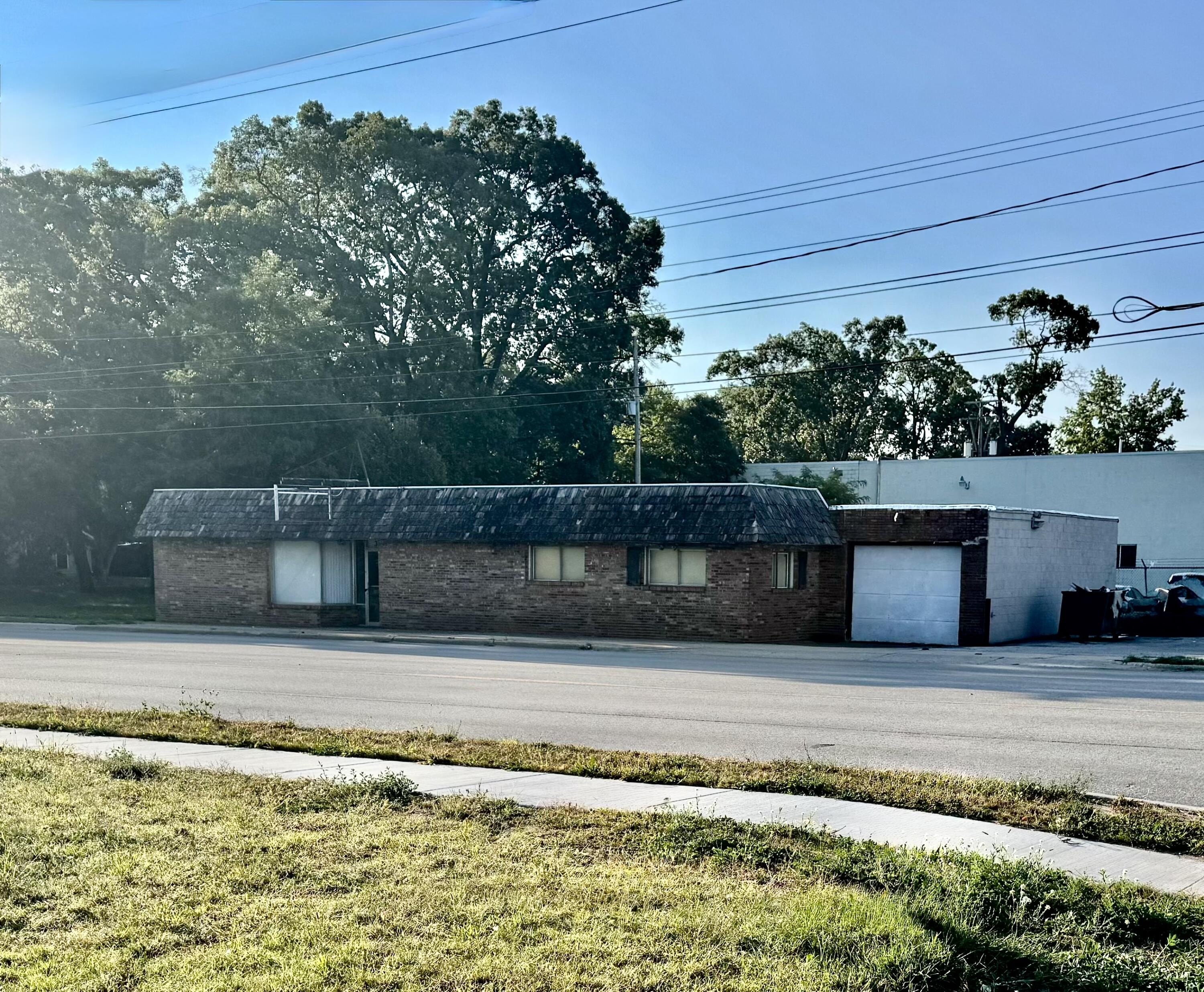 Muskegon Commercial Building For Sale